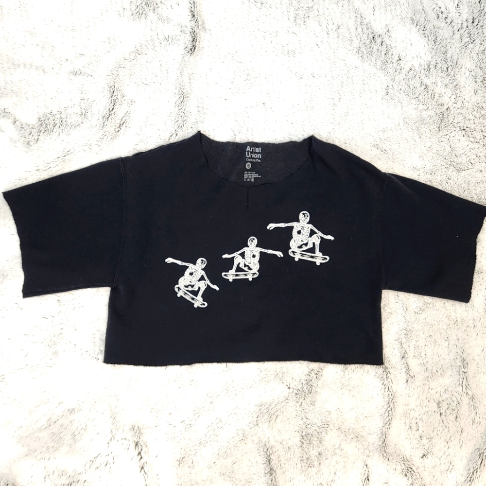 Crop Top Black Skateboard Skeleton